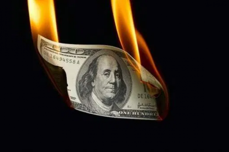 Prohibido dejarse llevar por la foto de un dólar blue por debajo de $145. Siempre hay que mirar la película: pasó de un tipo de cambio unificado de $63 el 10/12/2019 a un dólar blue de $195 y luego bajó solo a $145.