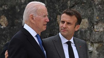 Vladimir Putin no lo atendió y Emmanuel Macron se fue a lo de Joe Biden. Vladimir Putin no lo atendió y Emmanuel Macron se fue a lo de Joe Biden.