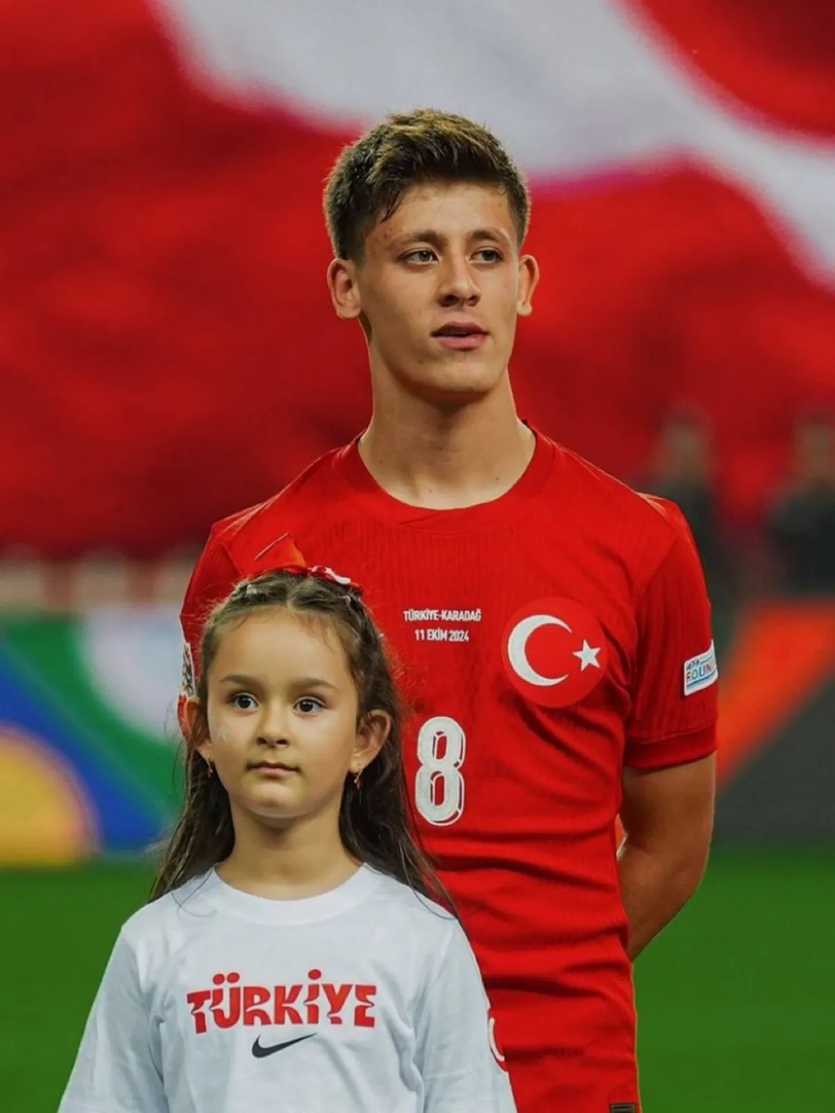 Arda G&uuml;ler, con la camiseta de la selecci&oacute;n de su pa&iacute;s, donde ya es una de las figuras.