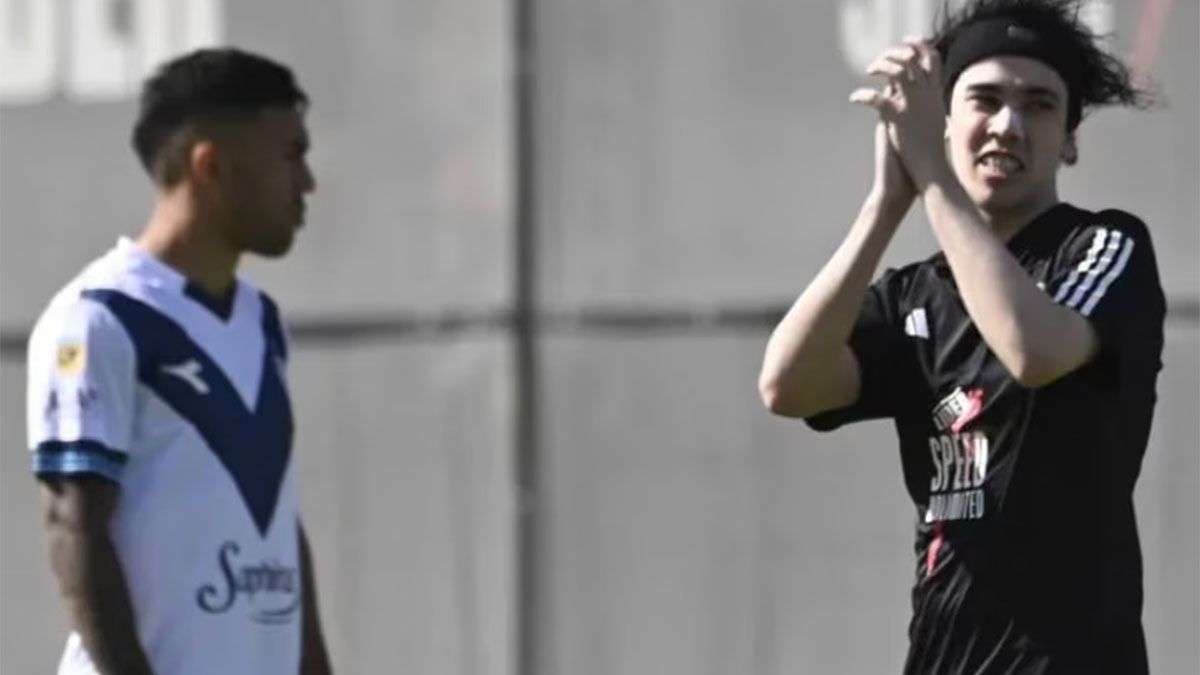 LaAFA abrió un expediente este martes (12/11) contra Deportivo Riestra por lainclusión del streamer Spreen en el partido frente a Vélez.