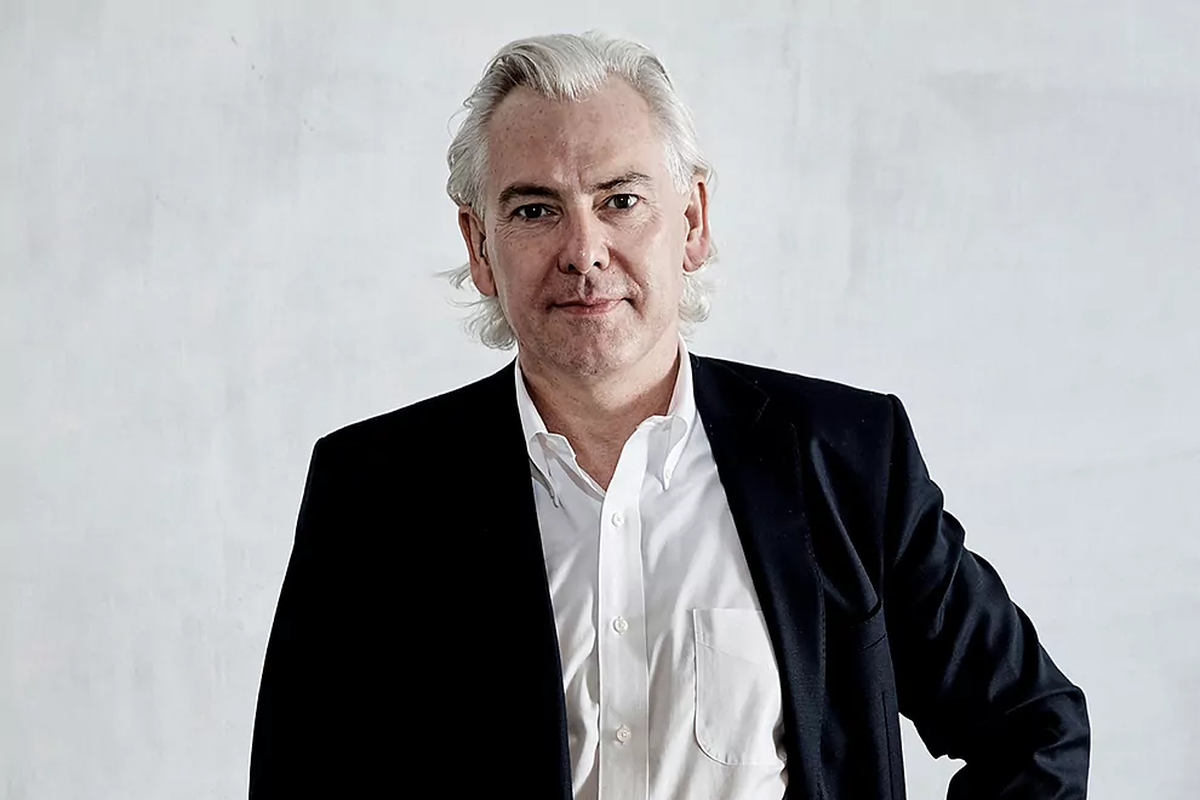 Jacek Olczak, el CEO global de Philip Morris, quiere empoderar la marca IQOS (vapeadores) y dejar de lado Marlboro (su tabaco estrella). Jacek Olczak, el CEO global de Philip Morris, quiere empoderar la marca IQOS (vapeadores) y dejar de lado Marlboro (su tabaco estrella).