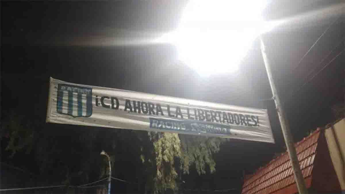 Los hinchas de Racing están perdiendo la paciencia y explotaron contra el presidente Diego Milito con el pedido: “Refuerzos ahora”. (Foto: Gentileza: TyC Sports) Los hinchas de Racing están perdiendo la paciencia y explotaron contra el presidente Diego Milito con el pedido: “Refuerzos ahora”. (Foto: Gentileza: TyC Sports)