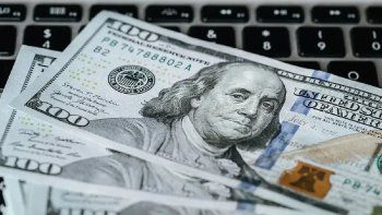 Crece la compra de dólar oficial los fines de semana en Argentina