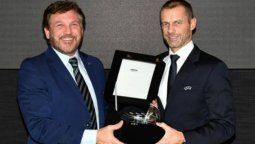 altText(Sin la FIFA y con varios cambios: la Conmebol y la UEFA quieren reeditar la Copa Intercontinental)}