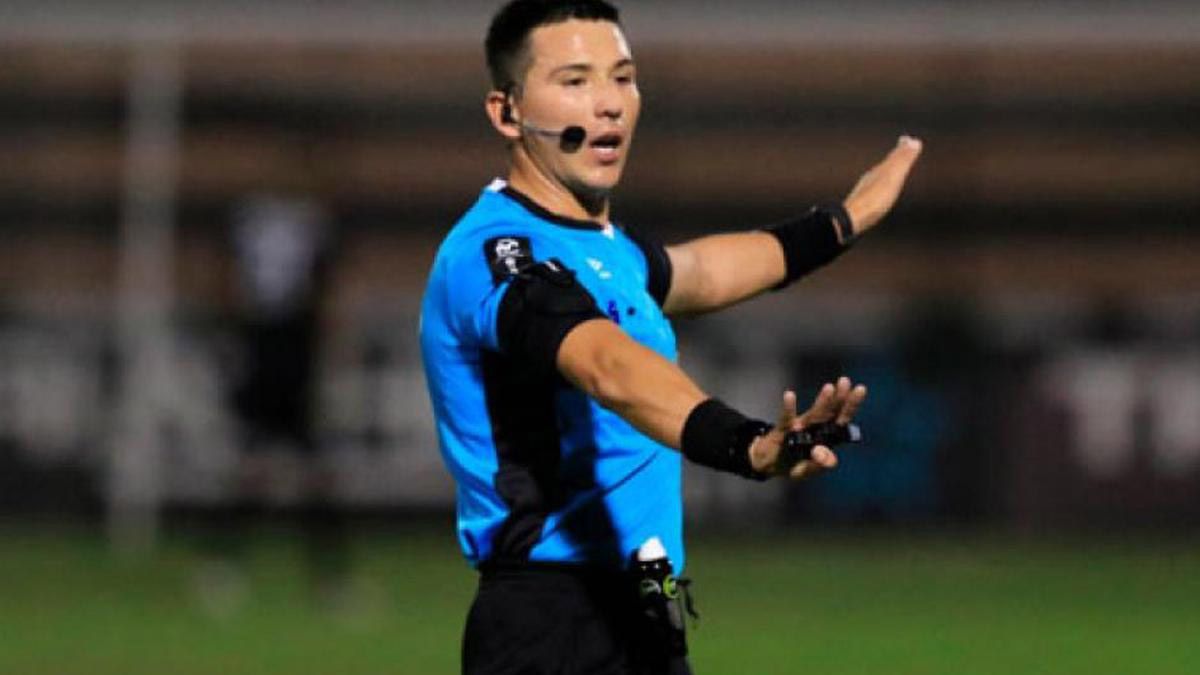 El árbitro Kevin Ortega, designado para este compromiso, fue protagonista de una discusión en Perú tras ser acusado de “provocar” a un jugador de la liga local.