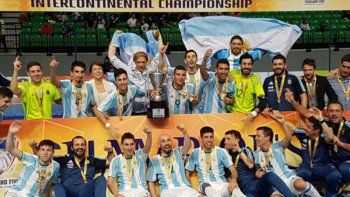 la seleccion de futsal es campeona intercontinental, y la de futbol llora la seleccion de futsal es campeona intercontinental, y la de futbol llora
