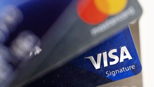 Llegan las tarjetas bimonetarias de Visa y Mastercard para comprar en dólares: Cuándo podrán usarse