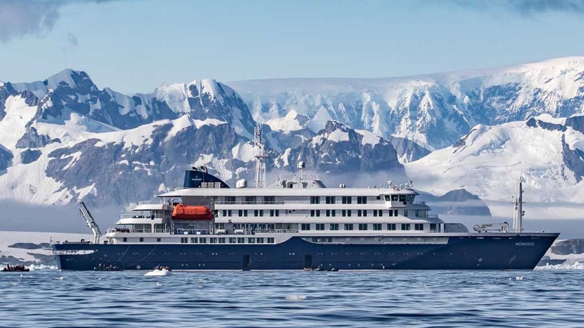 MV Hondius. MV Hondius.