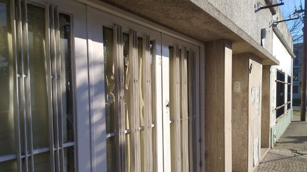 Así quedó el domicilio en la zona sur de la ciudad luego del atentado. Así quedó el domicilio en la zona sur de la ciudad luego del atentado. 