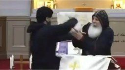 Un atacante le dio varias puñaladas a un sacerdote en Sidney Un atacante le dio varias puñaladas a un sacerdote en Sidney