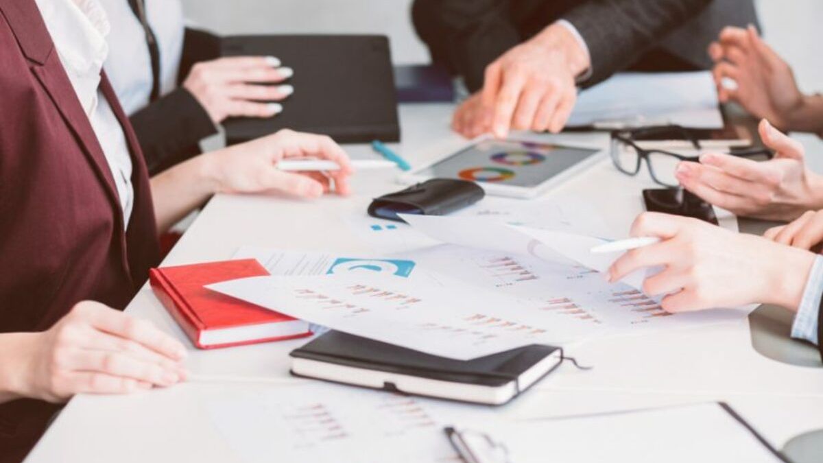 La denominación vacaciones con equipos alineados deja expuesta la ausencia de su dueño y su dependencia para continuar en actividad. La denominación vacaciones con equipos alineados deja expuesta la ausencia de su dueño y su dependencia para continuar en actividad.