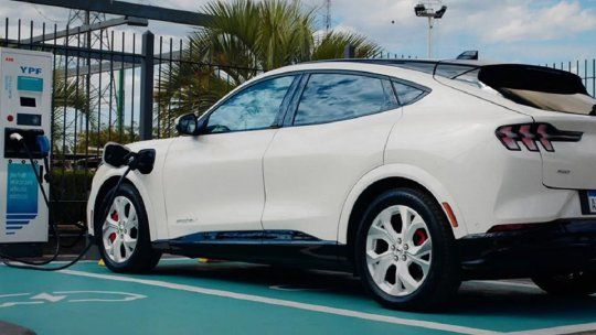 YPF y el aumento que perjudica a los autos eléctricos: El tarifazo que encendió la polémica YPF y el aumento que perjudica a los autos eléctricos: El tarifazo que encendió la polémica