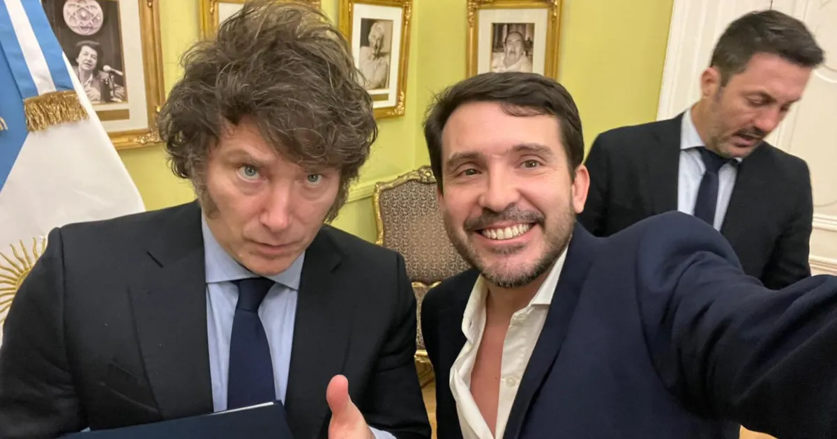 Javier Milei y Martín Arjol, que ahora no es el candidato de Karina ni Martin Menem.