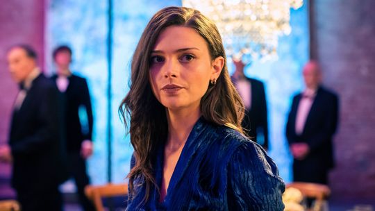 Esta miniserie arrasa en el streaming: romance, secretos y drama que te deja sin aliento. Solo 6 episodios y en Prime Video, imposible despegarse. ¿Te animás? Esta miniserie arrasa en el streaming: romance, secretos y drama que te deja sin aliento. Solo 6 episodios y en Prime Video, imposible despegarse. ¿Te animás?