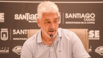 Omar De Felippe le tiró varios dardos a la dirigencia por falta de pago. Omar De Felippe le tiró varios dardos a la dirigencia por falta de pago.