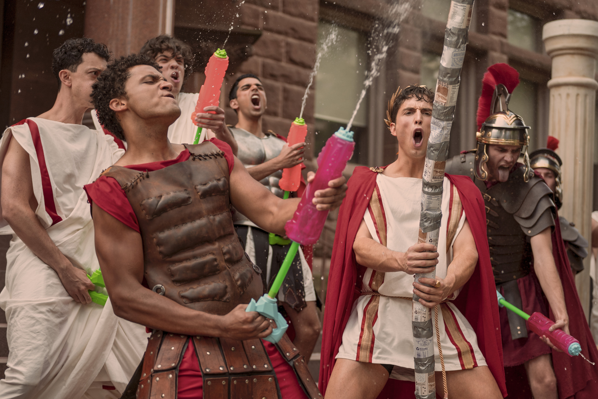 Divertida, honesta y con una frescura única, esta miniserie de Prime Video sorprende por su corazón, su humor afilado y un elenco que brilla en cada escena. Imperdible. Divertida, honesta y con una frescura única, esta miniserie de Prime Video sorprende por su corazón, su humor afilado y un elenco que brilla en cada escena. Imperdible.