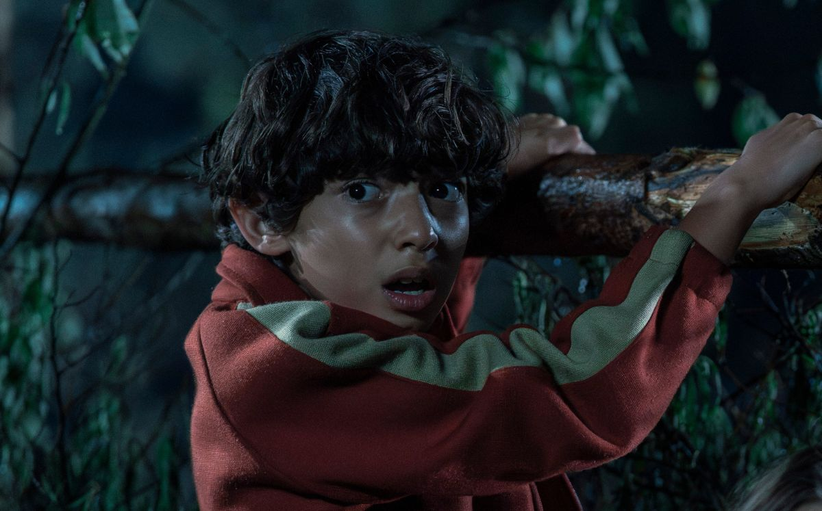 Miguel descubre un secreto que destruye su inocencia en esta miniserie de 6 capítulos disponible en Netflix, basada en una exitosa novela italiana. Foto: Netflix. Miguel descubre un secreto que destruye su inocencia en esta miniserie de 6 capítulos disponible en Netflix, basada en una exitosa novela italiana. Foto: Netflix.