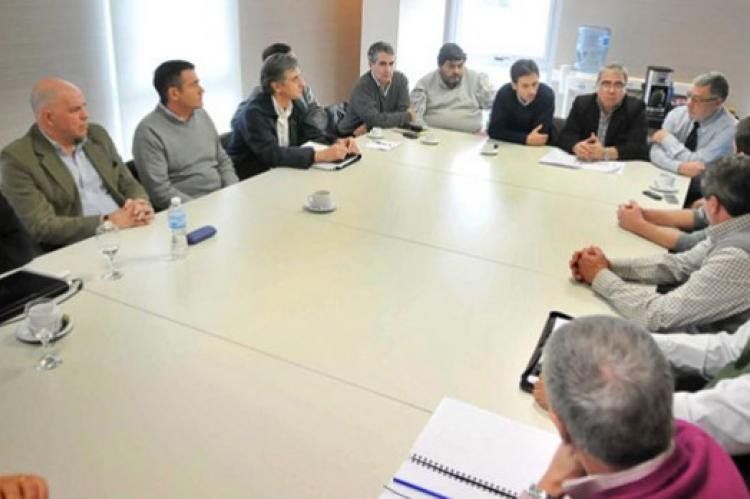 Conciliación obligatoria en la Secretaría de Trabajo entre PAE y Dragones (Foto El Patagónico).