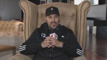 Cristian Fabbiani, técnico de Riestra, chicaneó a San Lorenzo tras ganarle este fin de semana 1-0 por la Liga Profesional en que “100 veces más jerarquía”. (Foto: Captura TV) Cristian Fabbiani, técnico de Riestra, chicaneó a San Lorenzo tras ganarle este fin de semana 1-0 por la Liga Profesional en que “100 veces más jerarquía”. (Foto: Captura TV)