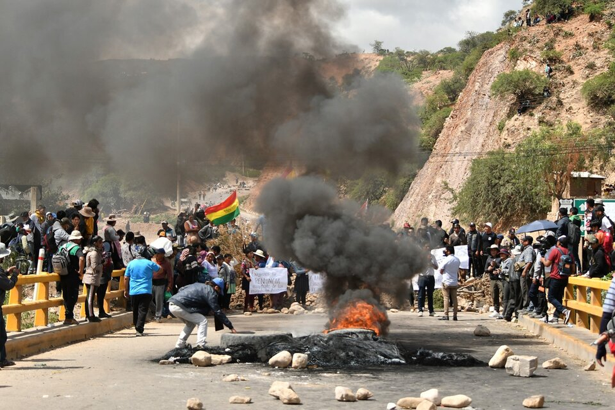 Bolivia al borde del colapso por los bloqueos. Bolivia al borde del colapso por los bloqueos.