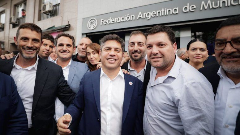 Axel Kicillof suma músculo en Santa Fe: Intendentes rearman el tablero nacional