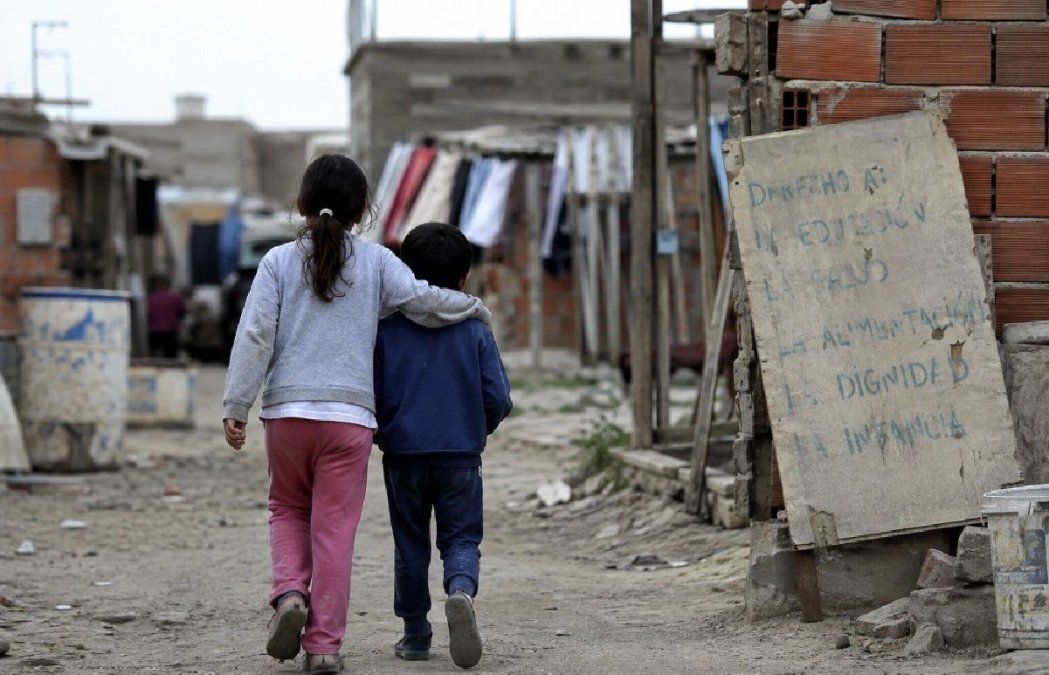 Pobreza infantil: Las consecuencias invisibles que golpean de lleno a los niños argentinos.