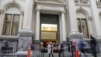 La Rosada necesita que el agro liquide ya: BCRA perdió casi US$100 millones el primer día pleno del nuevo cepo