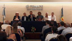 altText(Advertencia por el flojo entramado social)}