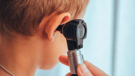 Lahipoacusia ya no es un problema de la vejez sino que avanza en entre niños yjóvenes causado por el uso de las nuevas tecnología. Lahipoacusia ya no es un problema de la vejez sino que avanza en entre niños yjóvenes causado por el uso de las nuevas tecnología.