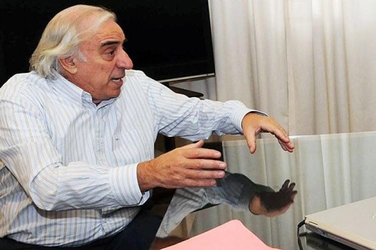 Roberto Fernández.