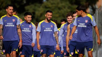 Julián Álvarez fue defendido por Nico González Julián Álvarez fue defendido por Nico González