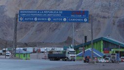 altText(Pese a la queja argentina, grandes demoras en la frontera con Chile)}