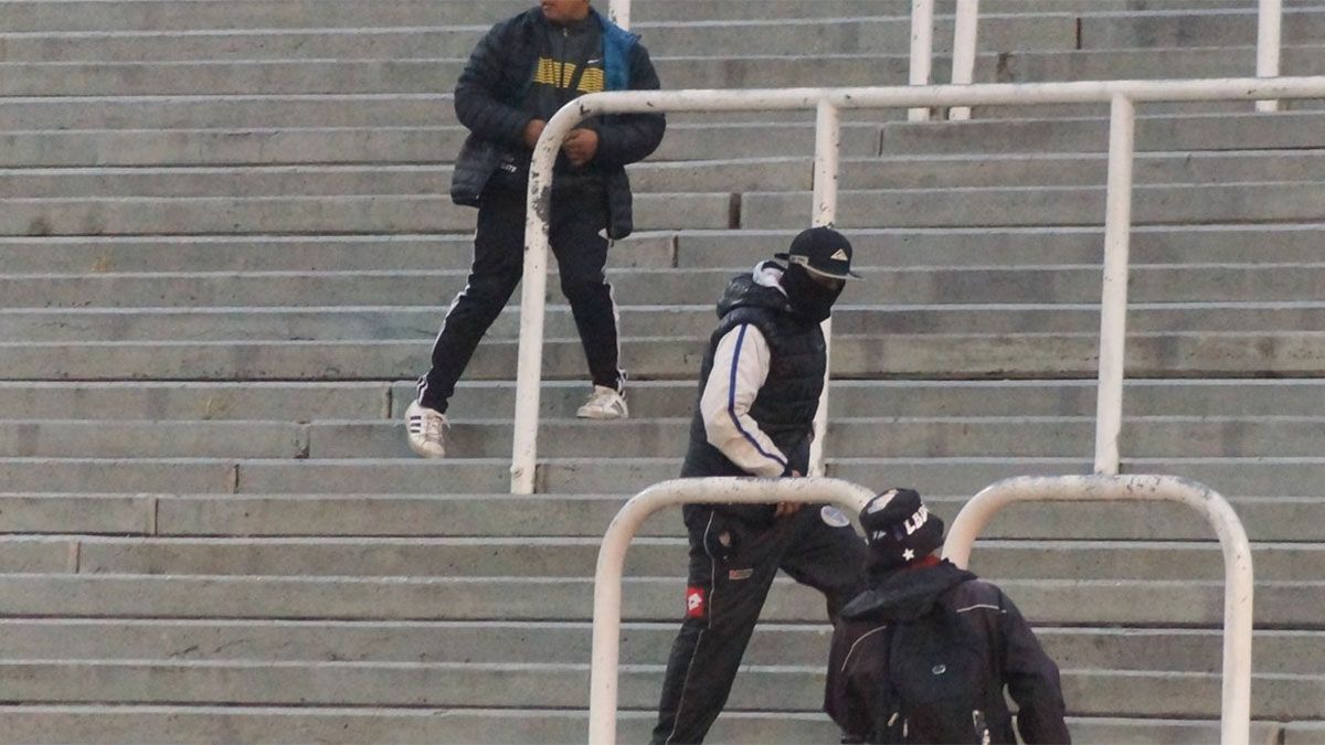 Godoy Cruz fue sancionado y multado por la AFA tras los incidentes que se produjeron en el partido frente a San Lorenzo por la Liga Profesional de Fútbol (LPF). Godoy Cruz fue sancionado y multado por la AFA tras los incidentes que se produjeron en el partido frente a San Lorenzo por la Liga Profesional de Fútbol (LPF).