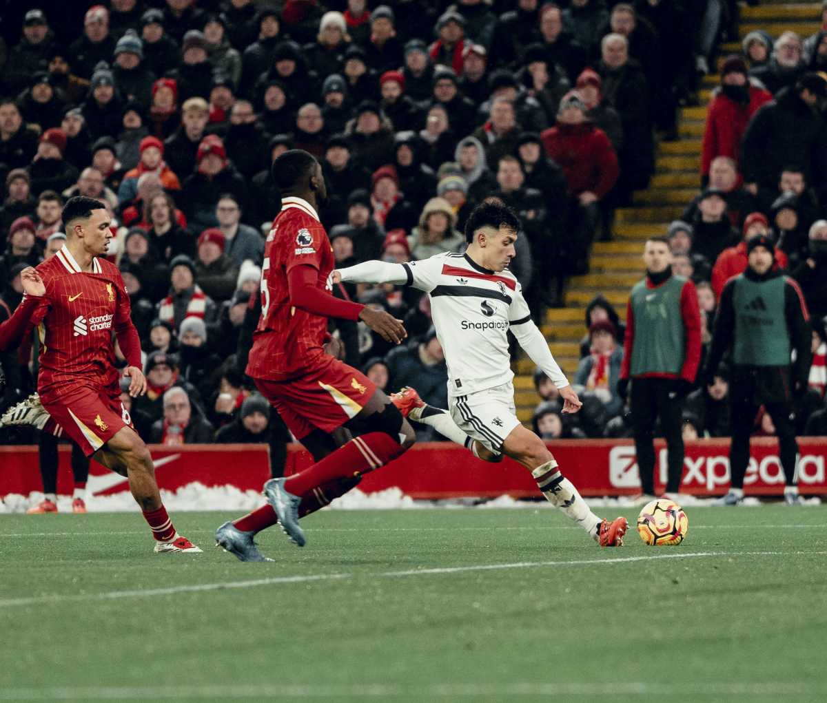 Licha Martínez abrió el arco Licha Martínez abrió el arco