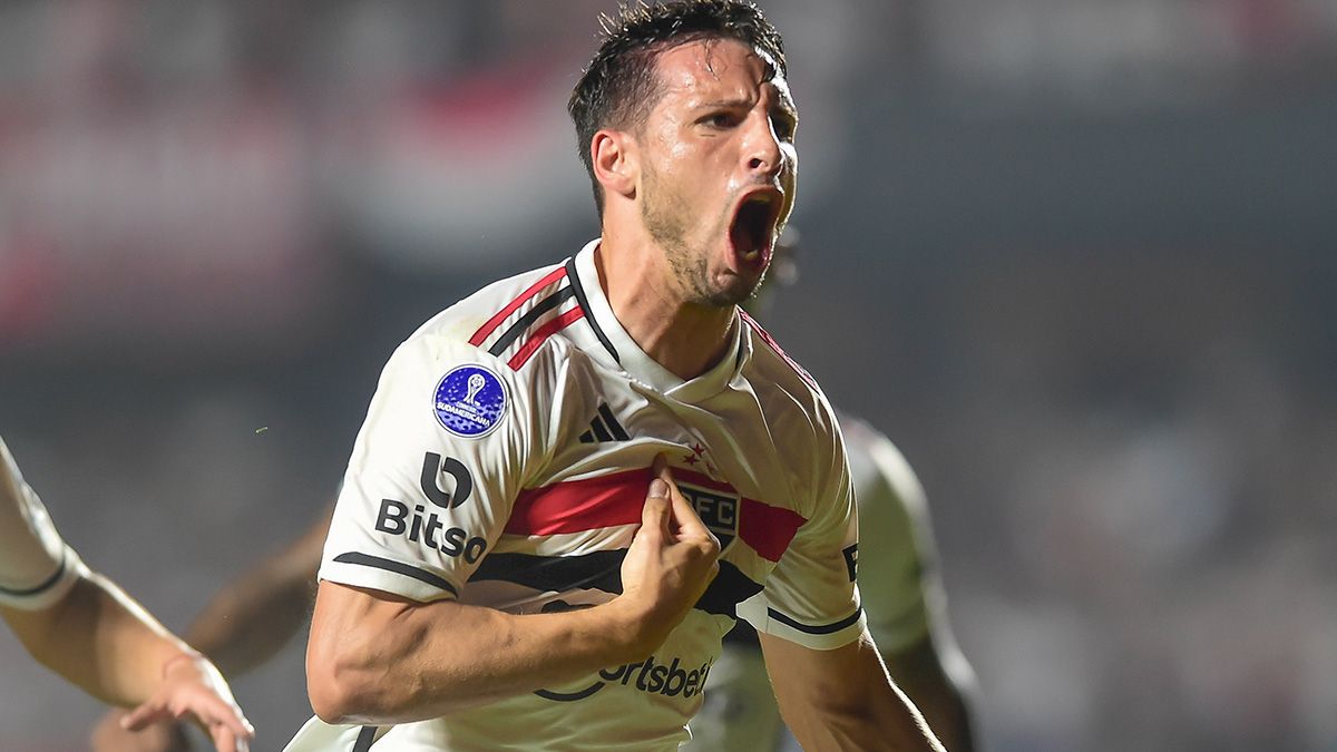 SANLORENZOELIMINADOCOPASUDAMERICANA2023CAIDAANTEELSANPABLOFOTO3.jpg