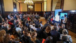 altText(El Presidente y su gabinete participaron de una jornada en capacitación de género)}