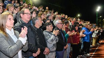 Julio Zamora inaugurando la nueva pista del Polideportivo. Julio Zamora inaugurando la nueva pista del Polideportivo.