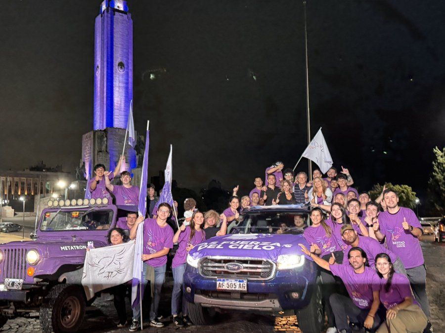 Caravana de LLA en Rosario para palpitar los comicios.&nbsp;