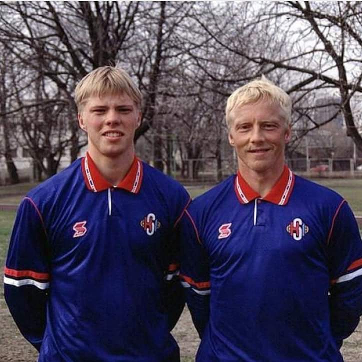 Eidur Gudjohnsen y su padre el día de su debut en la Selección de Islandia. Eidur Gudjohnsen y su padre el día de su debut en la Selección de Islandia.