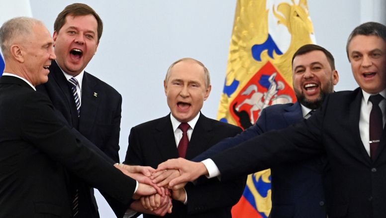 8 senadores por los 4 nuevos territorios de Rusia 