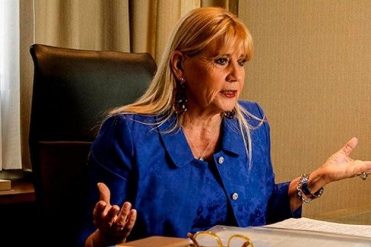 La ministra dijo que el Ejecutivo no tiene nada que ver.