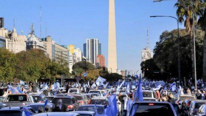 Sólo queda la expresión ciudadana de los banderazos...