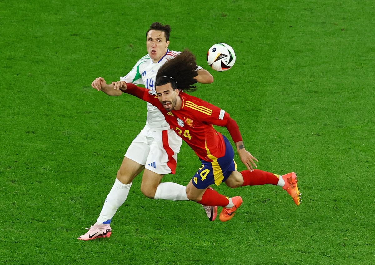Cucurella va con la Roja por el segundo título mundial Cucurella va con la Roja por el segundo título mundial