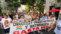 Miles de personas marchan desde el Congreso hacia Plaza de Mayo en la segunda movilización Antifascista y Antirracista contra el ajuste y la violencia institucional. “No sobra nadie y ninguna vida es descartable”: la masiva columna del Orgullo recorre la Avenida de Mayo en defensa de la Ley de Identidad de Género.