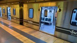 altText(Trabajadores del subte lanzan paro en las líneas B y D para mañana 23/10)}