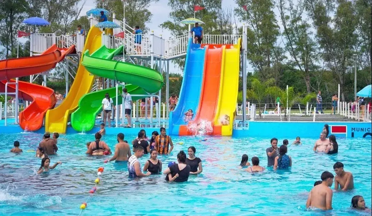 Un parque acuático gratis ideal para el verano. Un parque acuático gratis ideal para el verano.