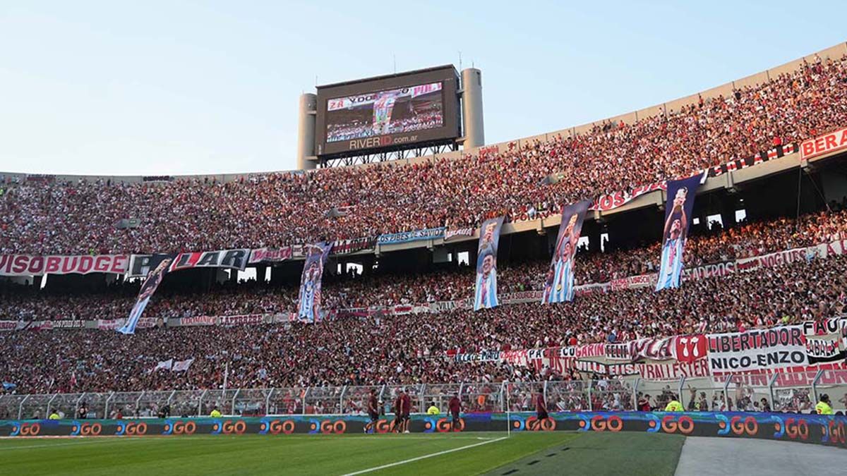 Oscar Ruggeri explotó contra sus compañeros en ESPN por el debate entre La Bombonera y el Monumental en que “tenés una mentalidad de hace 70 años”. (Foto: Noticias Argentinas)
