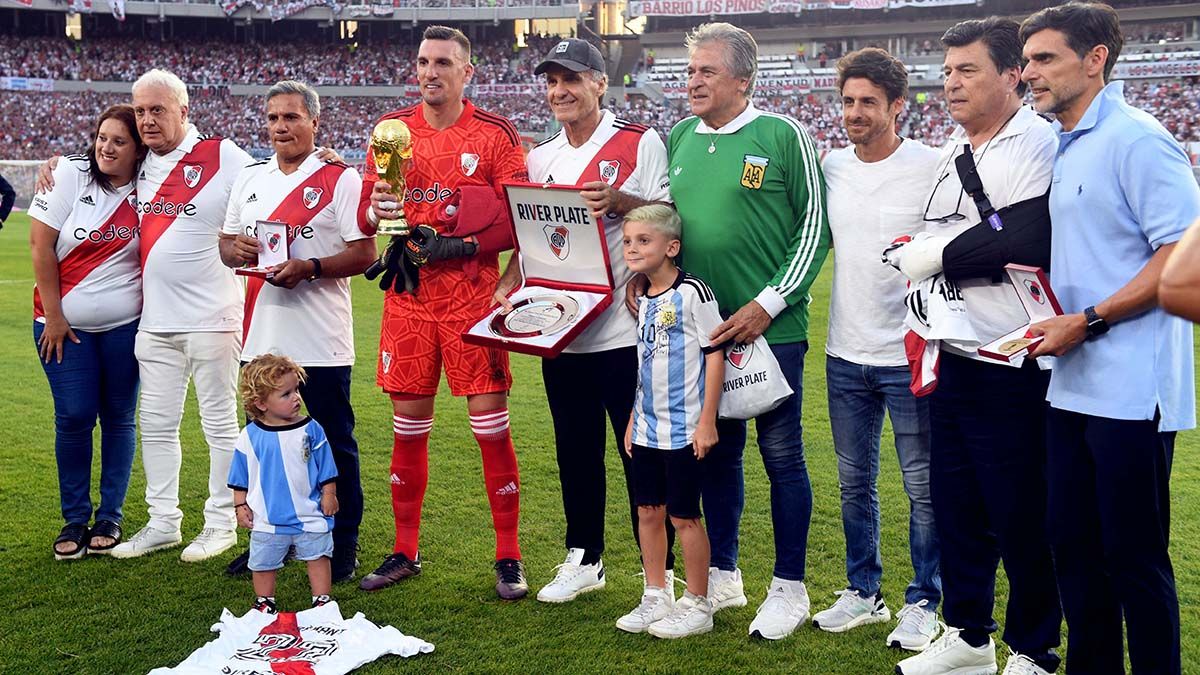 Oscar Ruggeri explotó contra sus compañeros en ESPN por el debate entre La Bombonera y el Monumental en que “tenés una mentalidad de hace 70 años”. (Foto: Télam)
