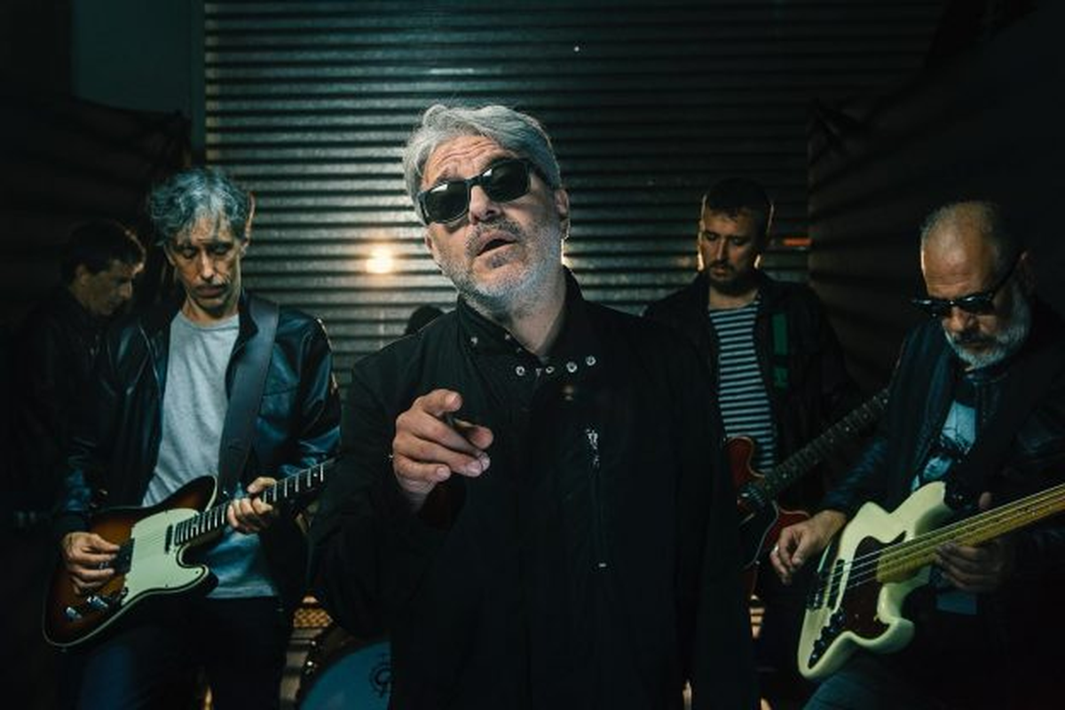 La banda platense llega para festejar las dos décadas de su icónico disco. La banda platense llega para festejar las dos décadas de su icónico disco.