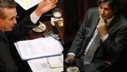 altText(El 'ignorante' Boudou ya no le sonríe a Pichetto)}